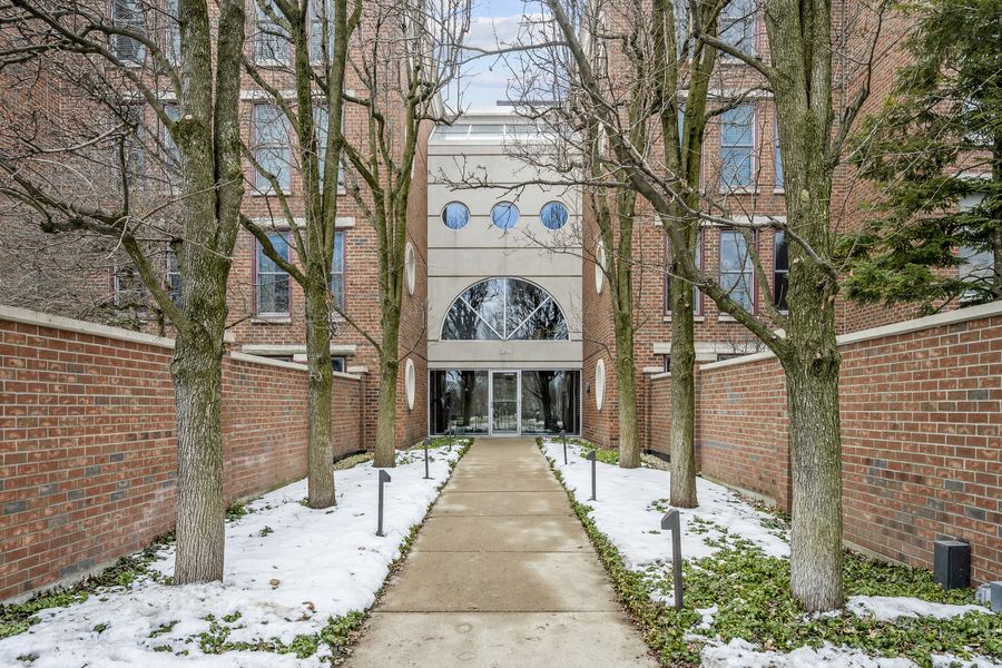 Hedge Row First-Floor Residence, Winnetka